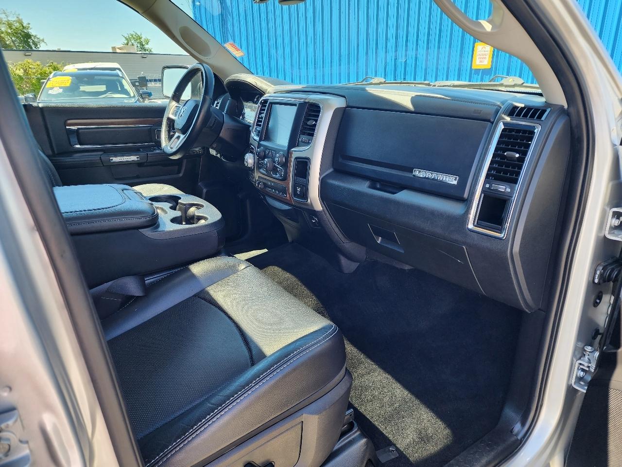 RAM 1500 Laramie Crew Cab 4WD 2016