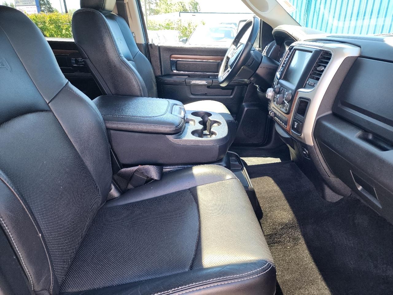 RAM 1500 Laramie Crew Cab 4WD 2016