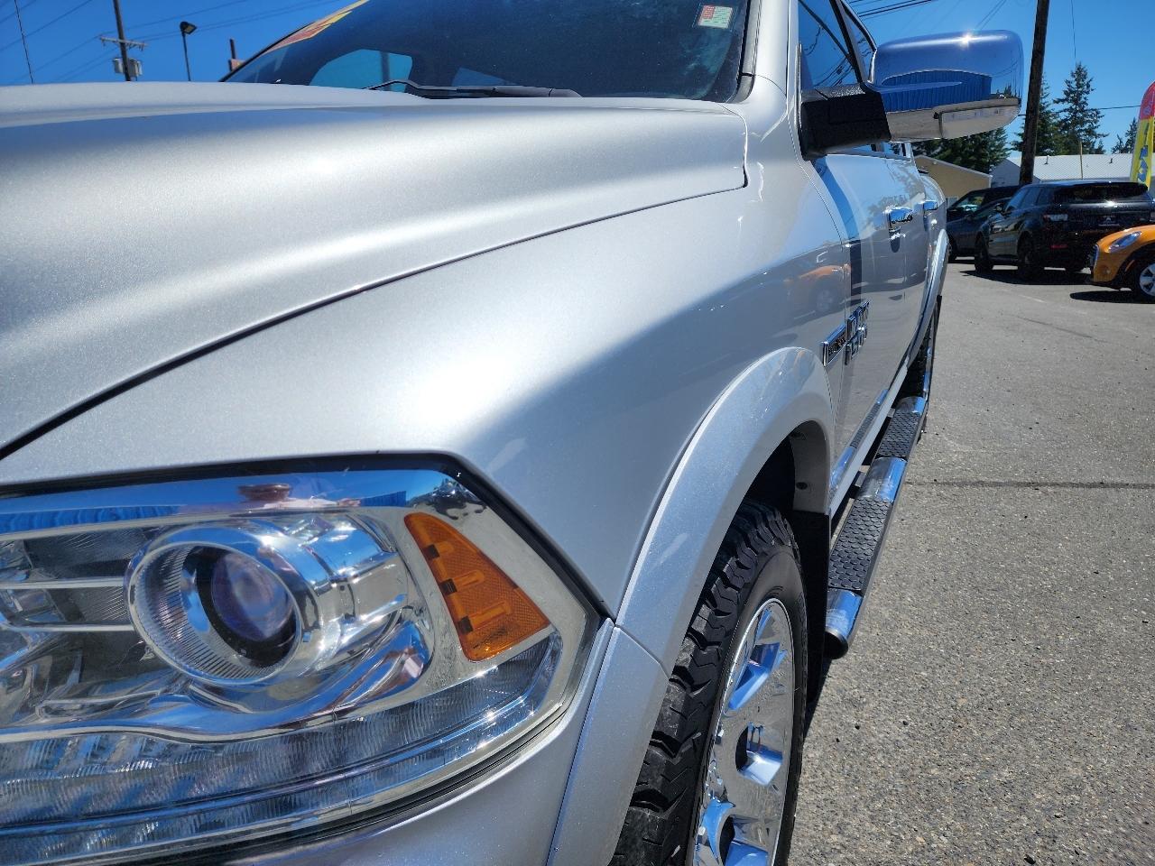 RAM 1500 Laramie Crew Cab 4WD 2016