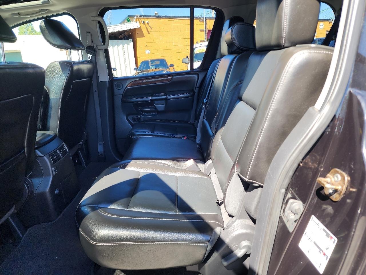 Nissan Armada Platinum 4WD 2012