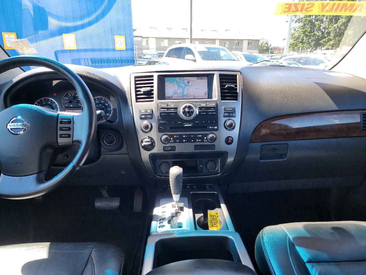 Nissan Armada Platinum 4WD 2012
