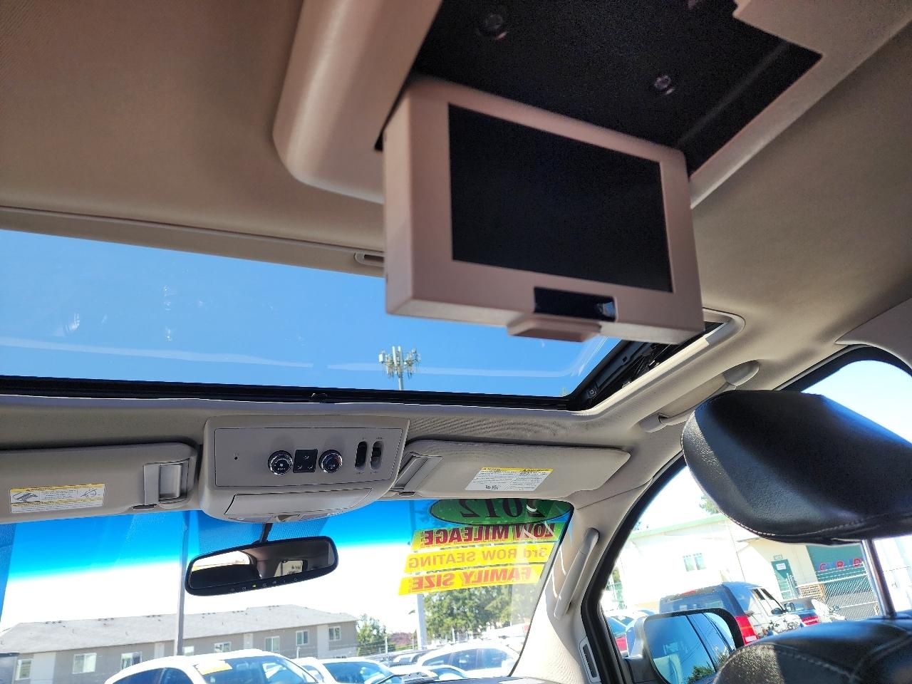 Nissan Armada Platinum 4WD 2012