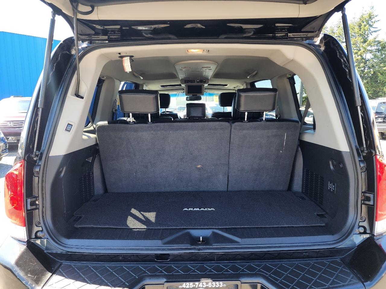 Nissan Armada Platinum 4WD 2012
