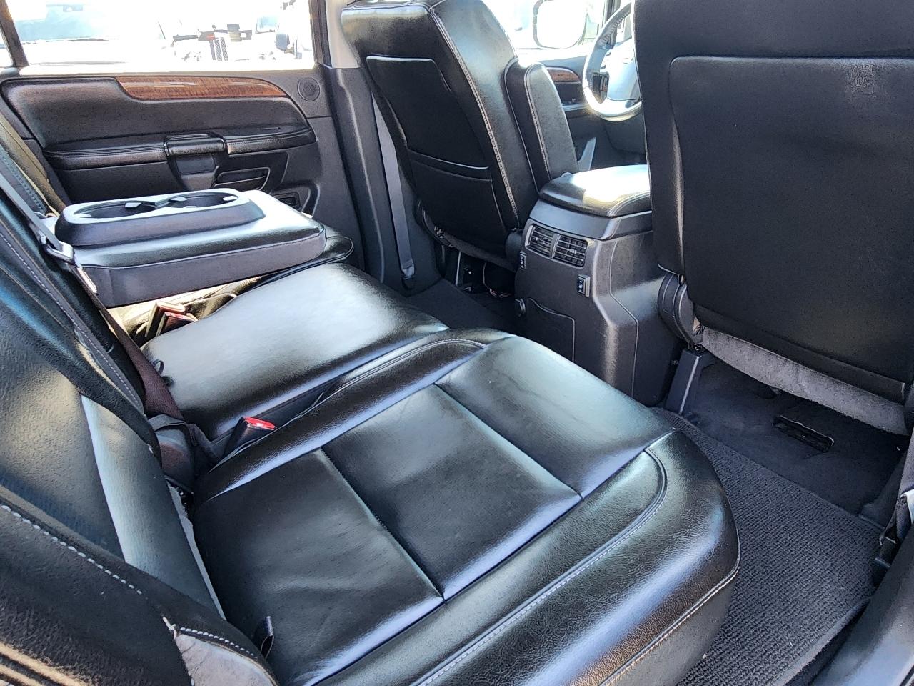 Nissan Armada Platinum 4WD 2012