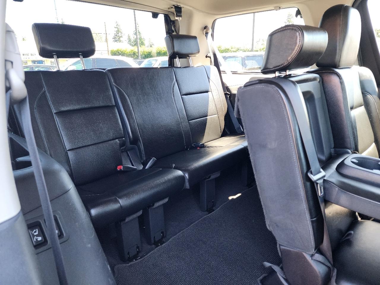 Nissan Armada Platinum 4WD 2012