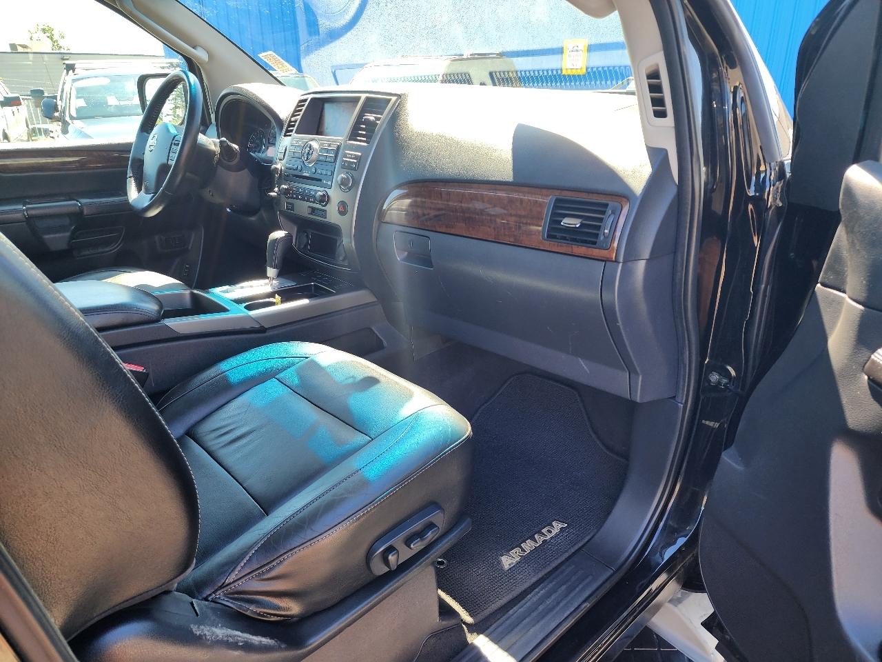 Nissan Armada Platinum 4WD 2012