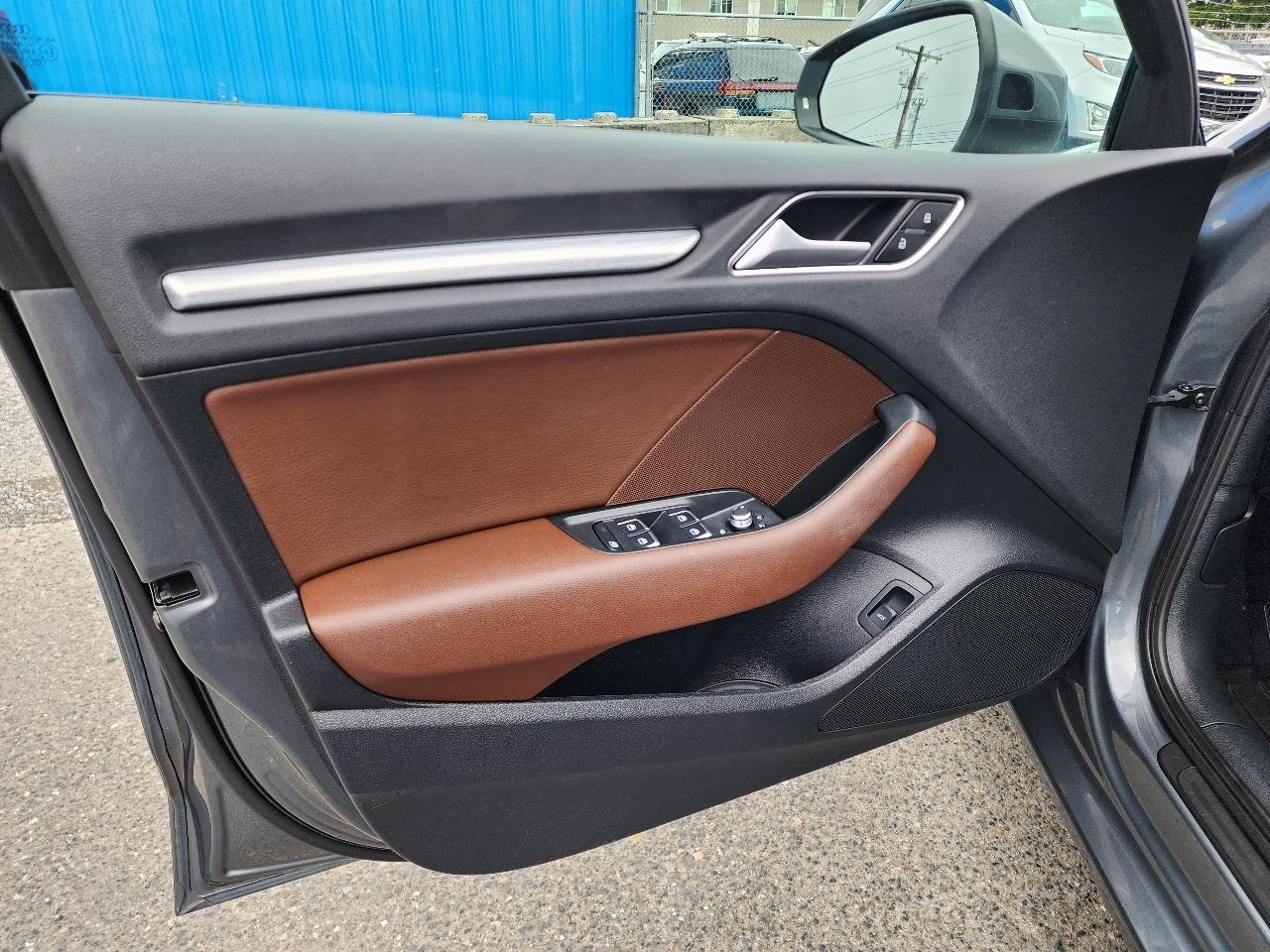 Audi A3 Sedan 2.0 TFSI Premium quattro AWD 2015
