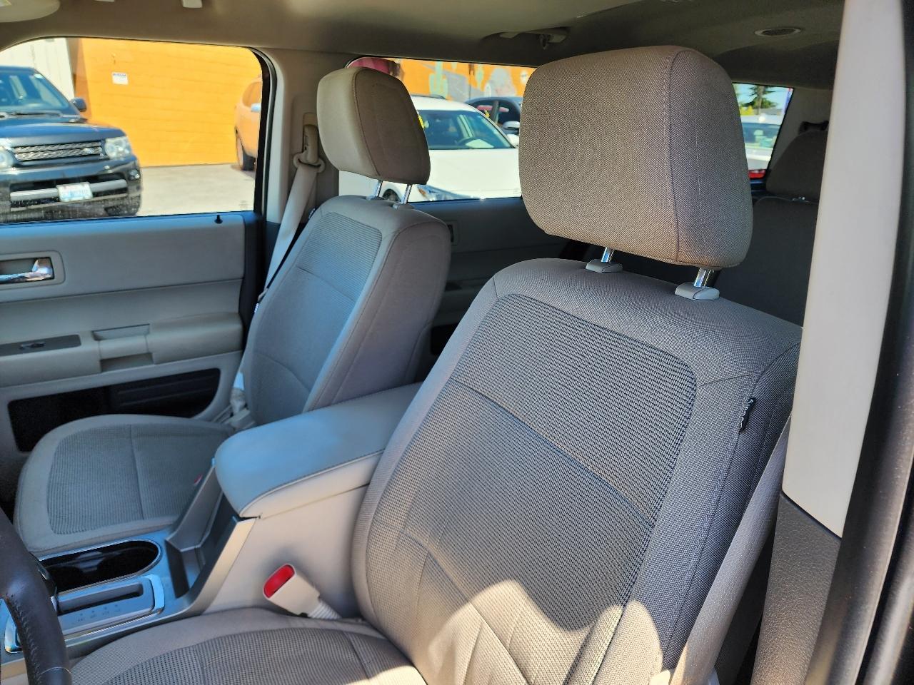 Ford Flex SE 2011