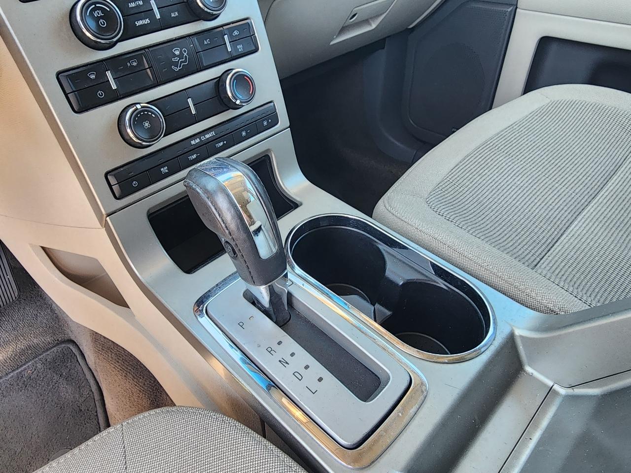 Ford Flex SE 2011
