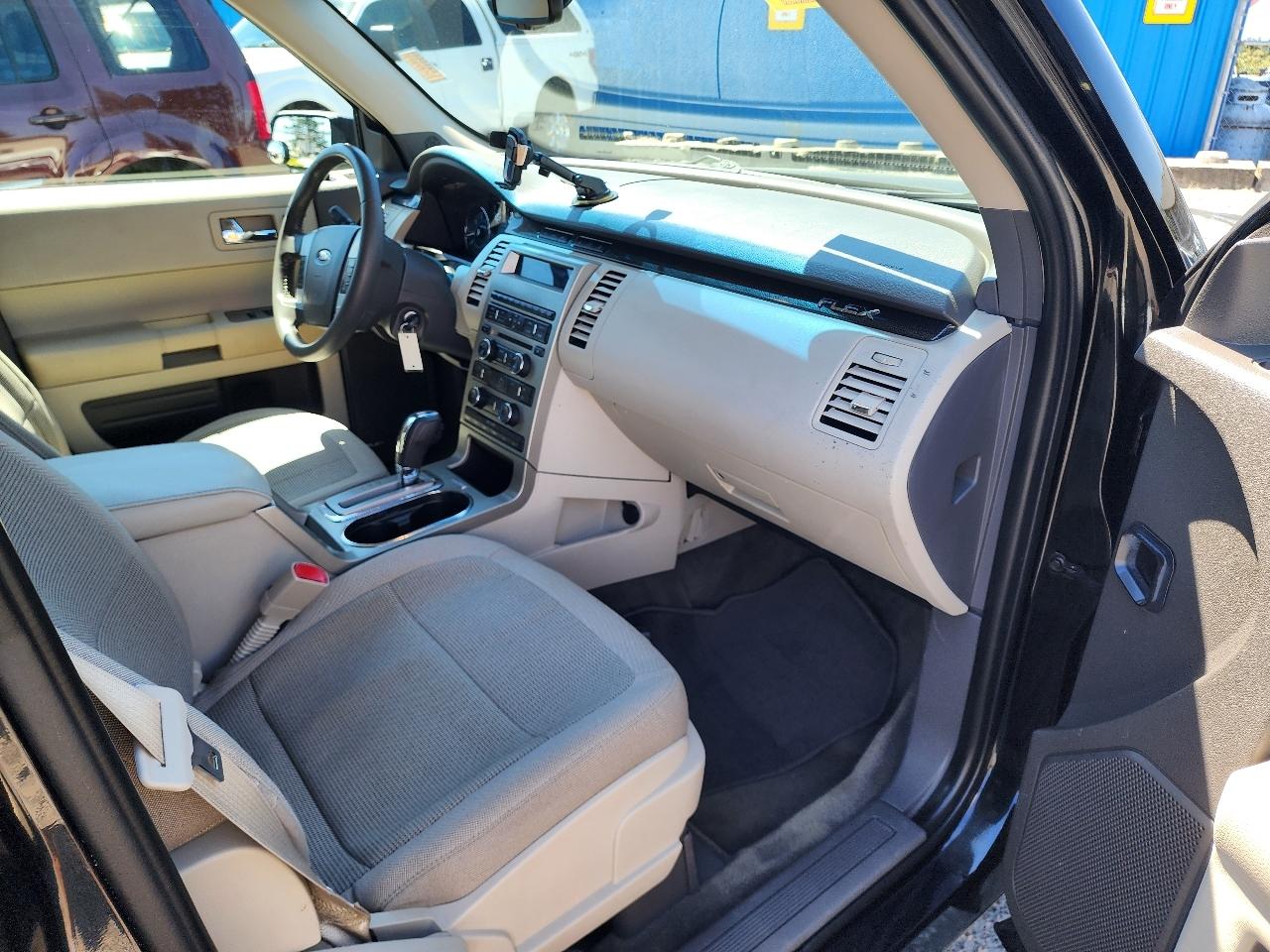 Ford Flex SE 2011