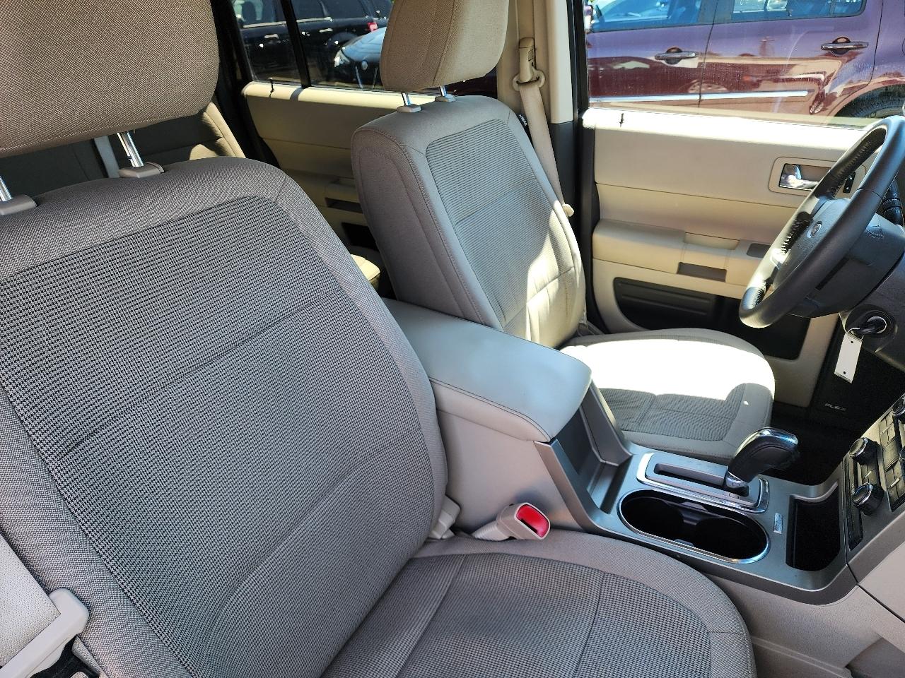 Ford Flex SE 2011