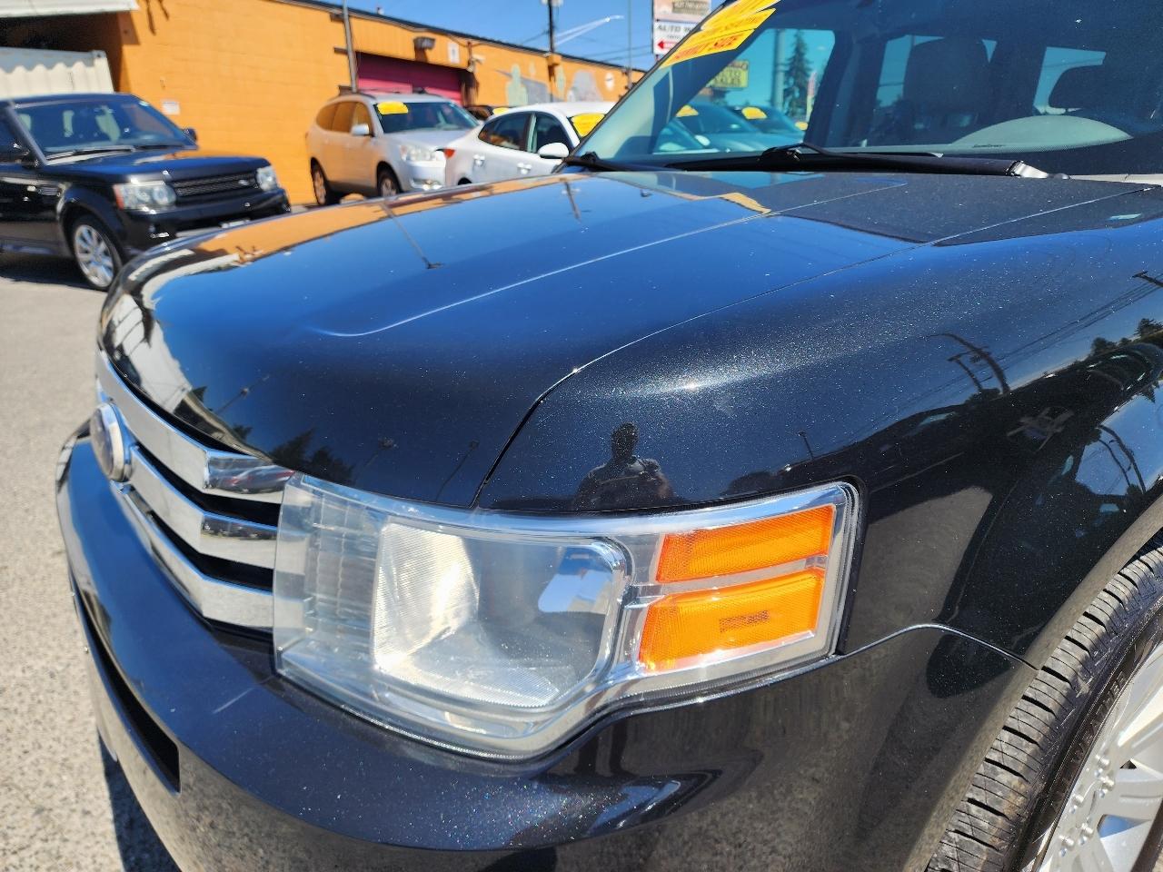 Ford Flex SE 2011