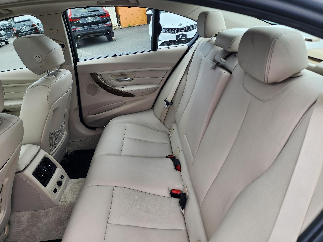 BMW 3 Series 328i 2012