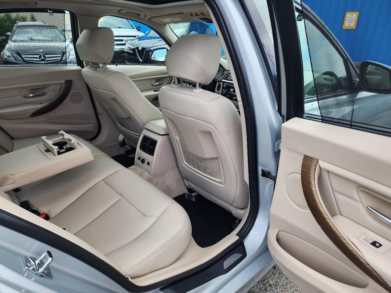 BMW 3 Series 328i 2012