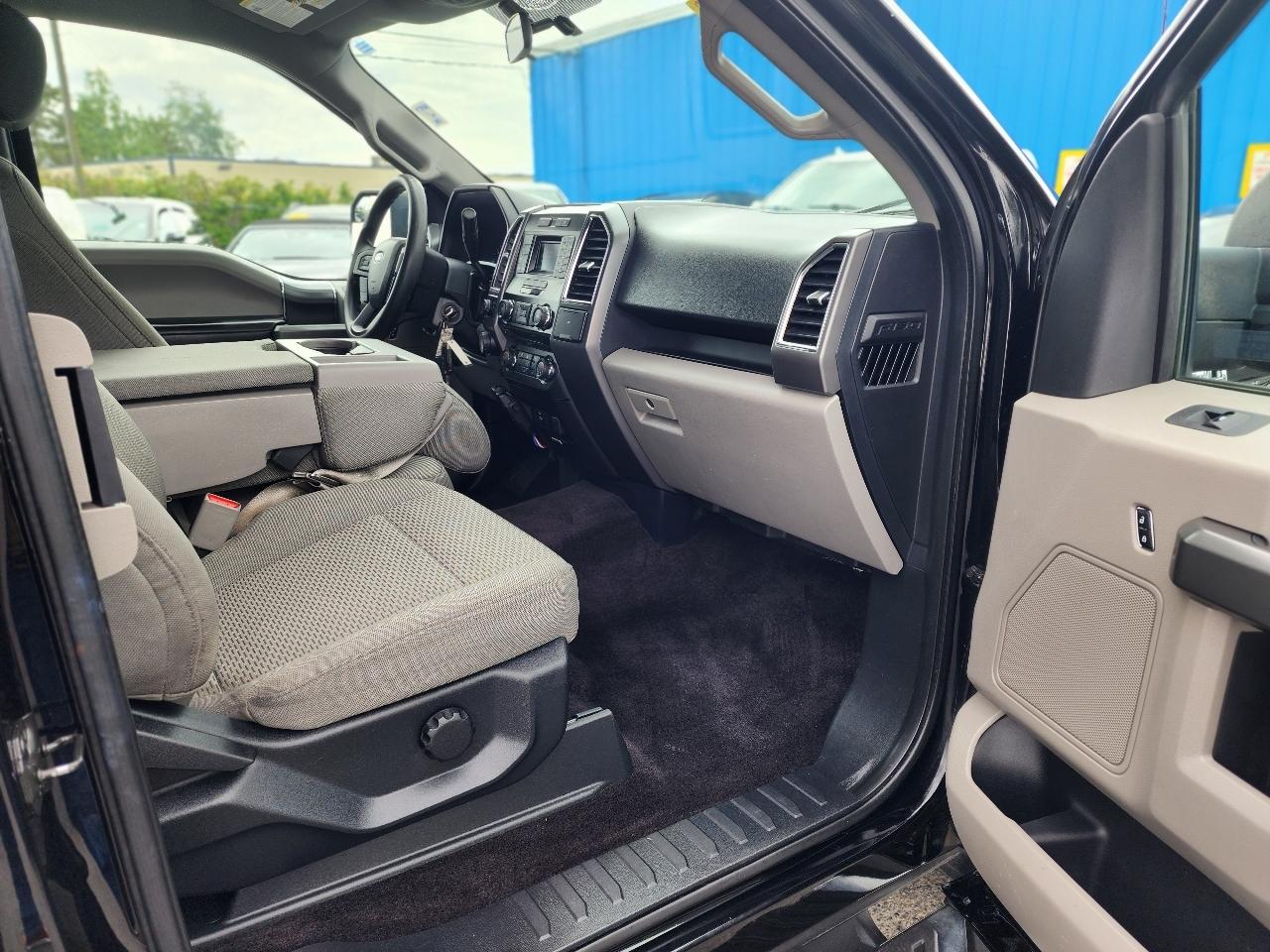 Ford F-150 4WD SuperCab 145" Lariat 2016