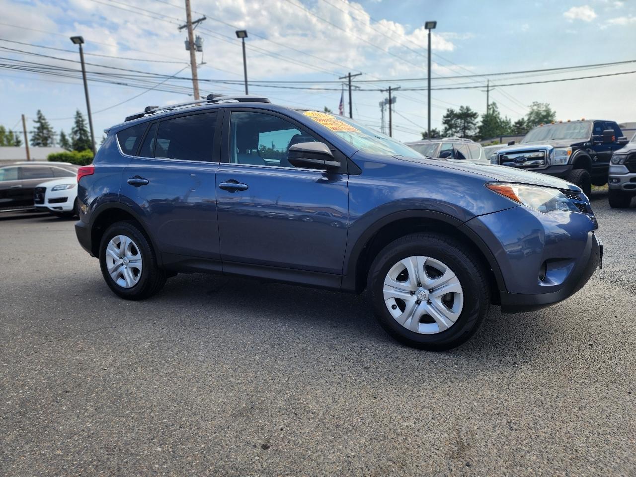 Toyota RAV4 LE 2013