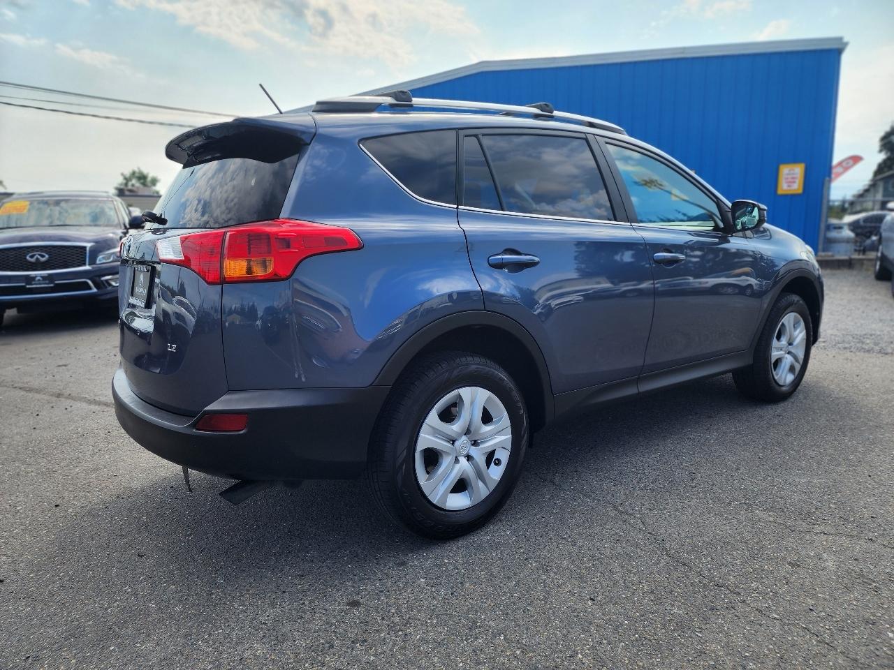 Toyota RAV4 LE 2013