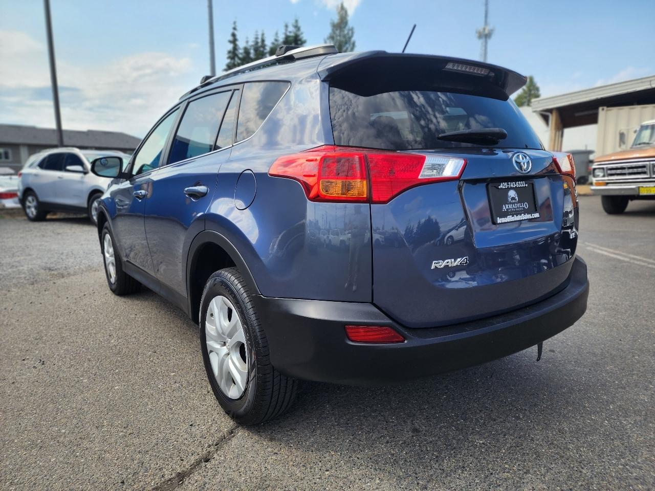 Toyota RAV4 LE 2013
