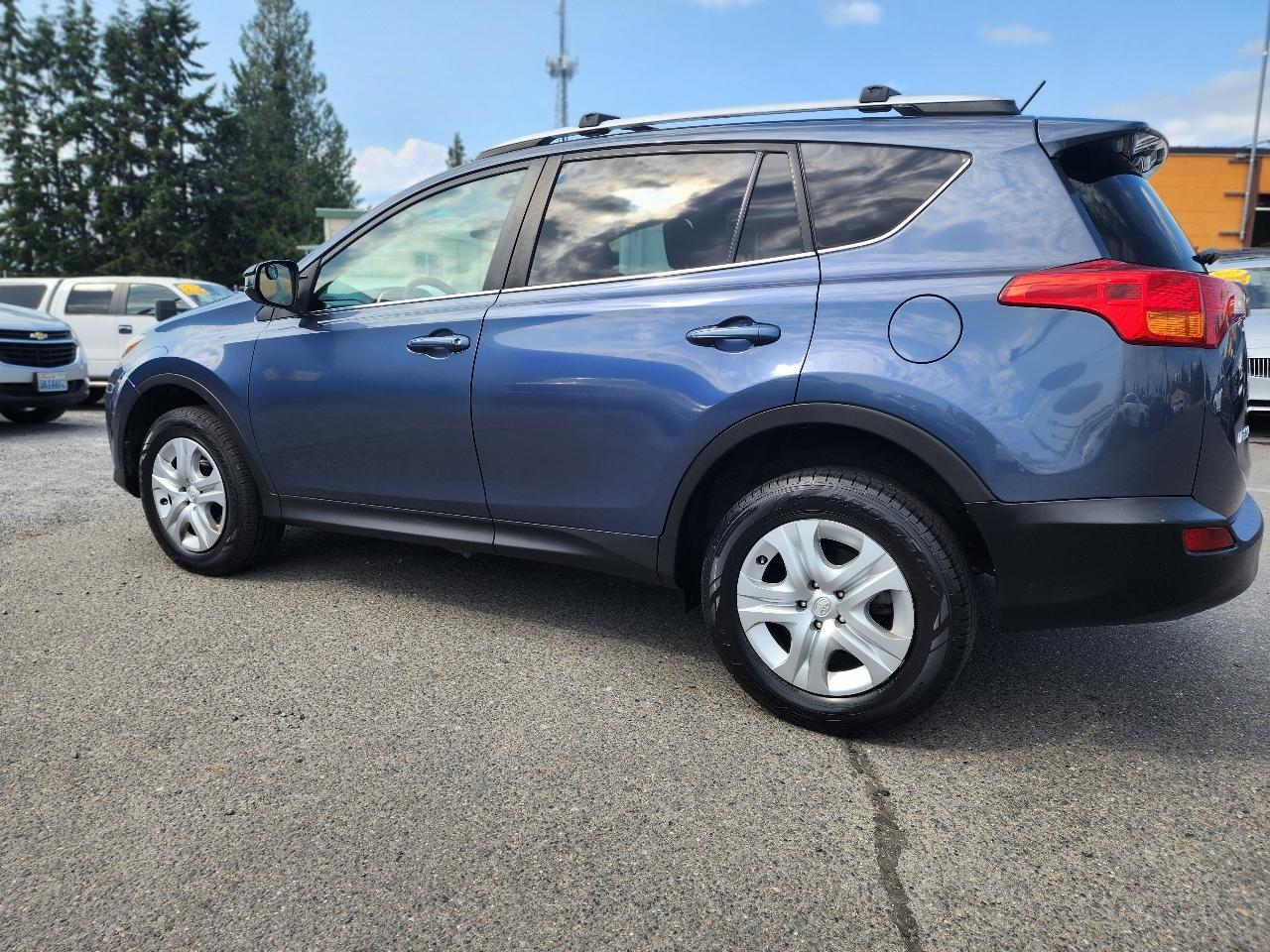 Toyota RAV4 LE 2013