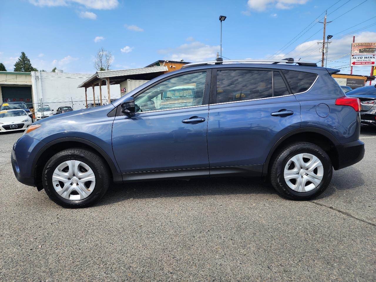 Toyota RAV4 LE 2013
