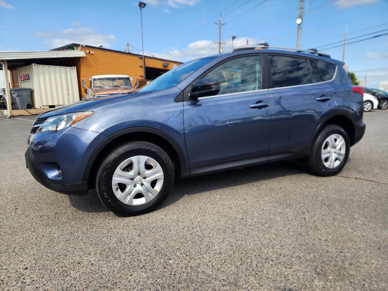 Toyota RAV4 LE 2013