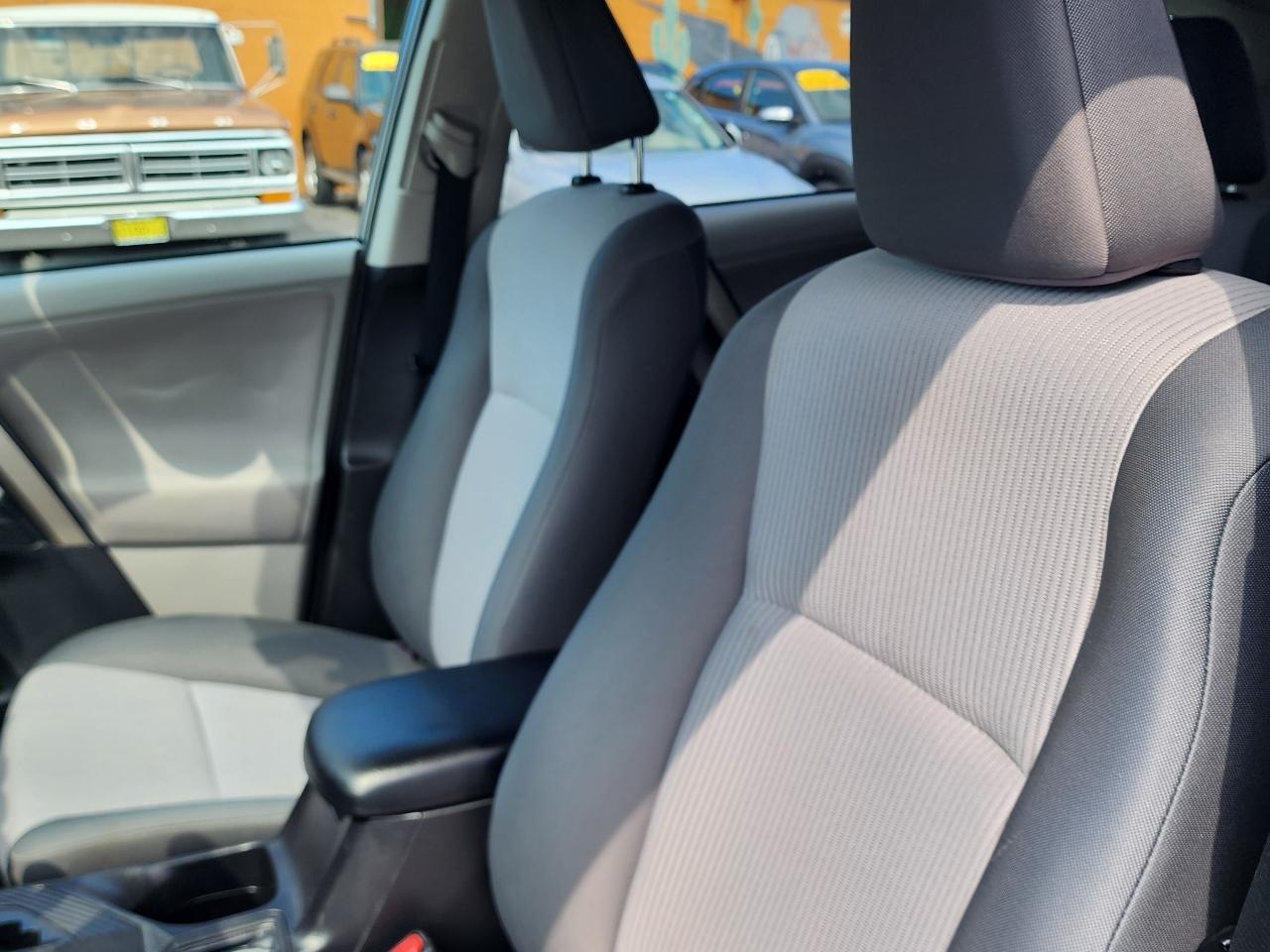 Toyota RAV4 LE 2013