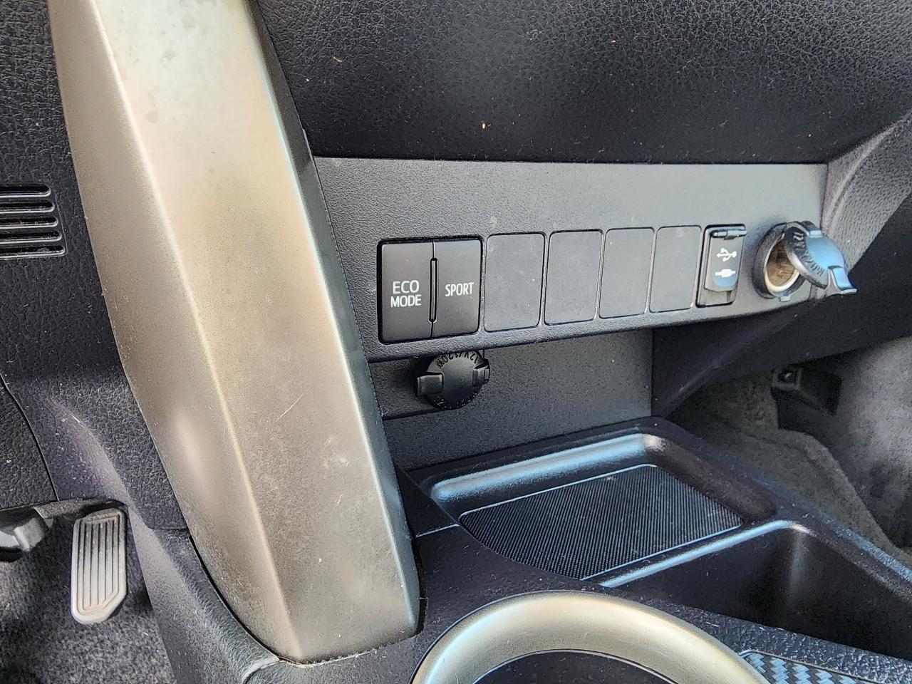 Toyota RAV4 LE 2013