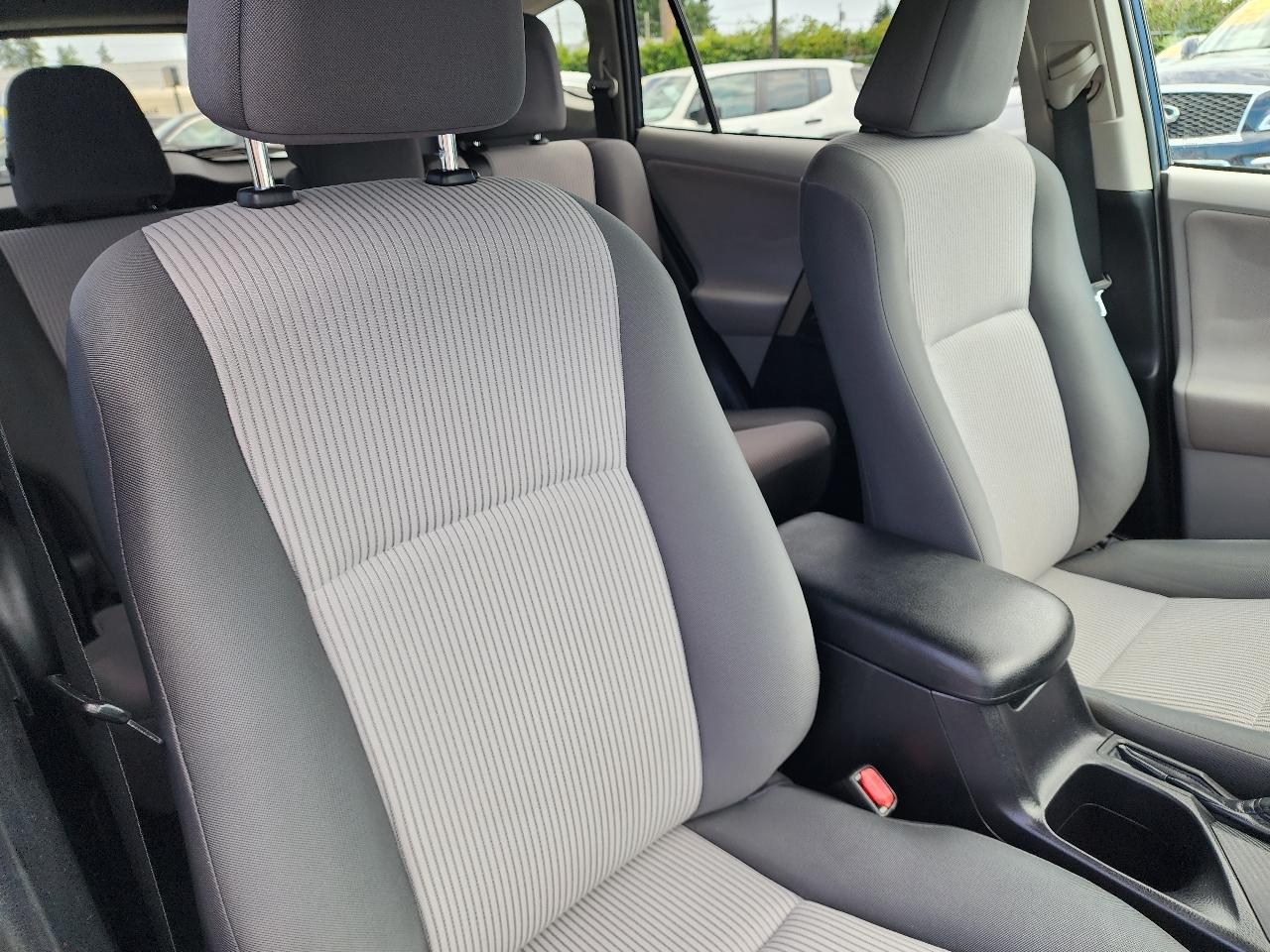 Toyota RAV4 LE 2013