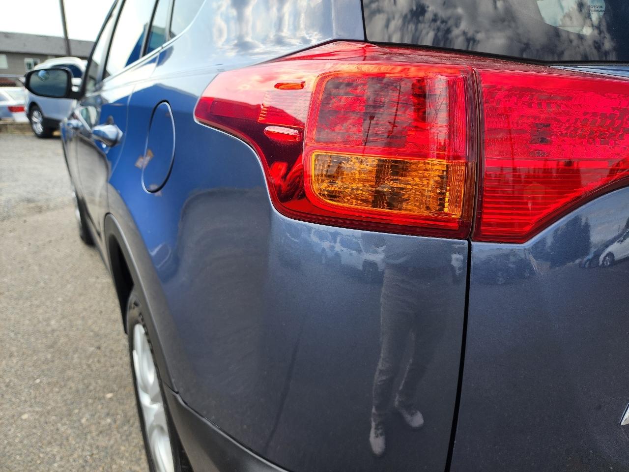 Toyota RAV4 LE 2013