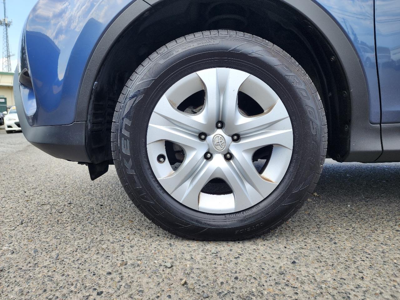 Toyota RAV4 LE 2013