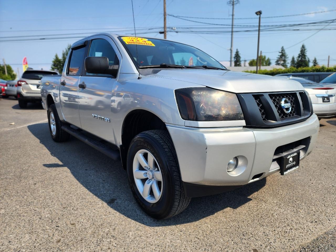 Nissan Titan  2014