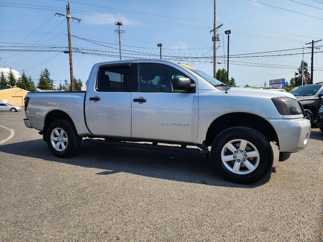 Nissan Titan  2014