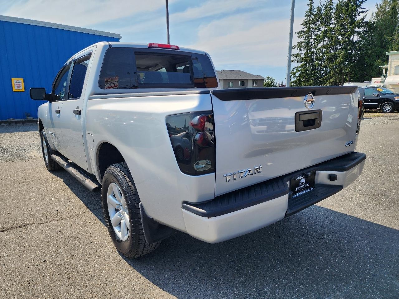 Nissan Titan  2014
