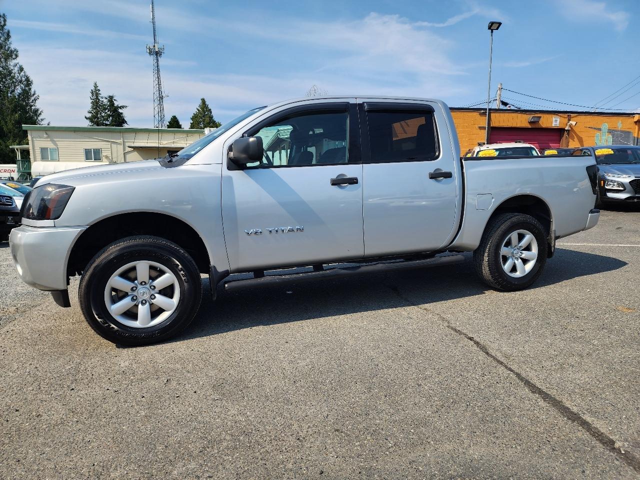 Nissan Titan  2014