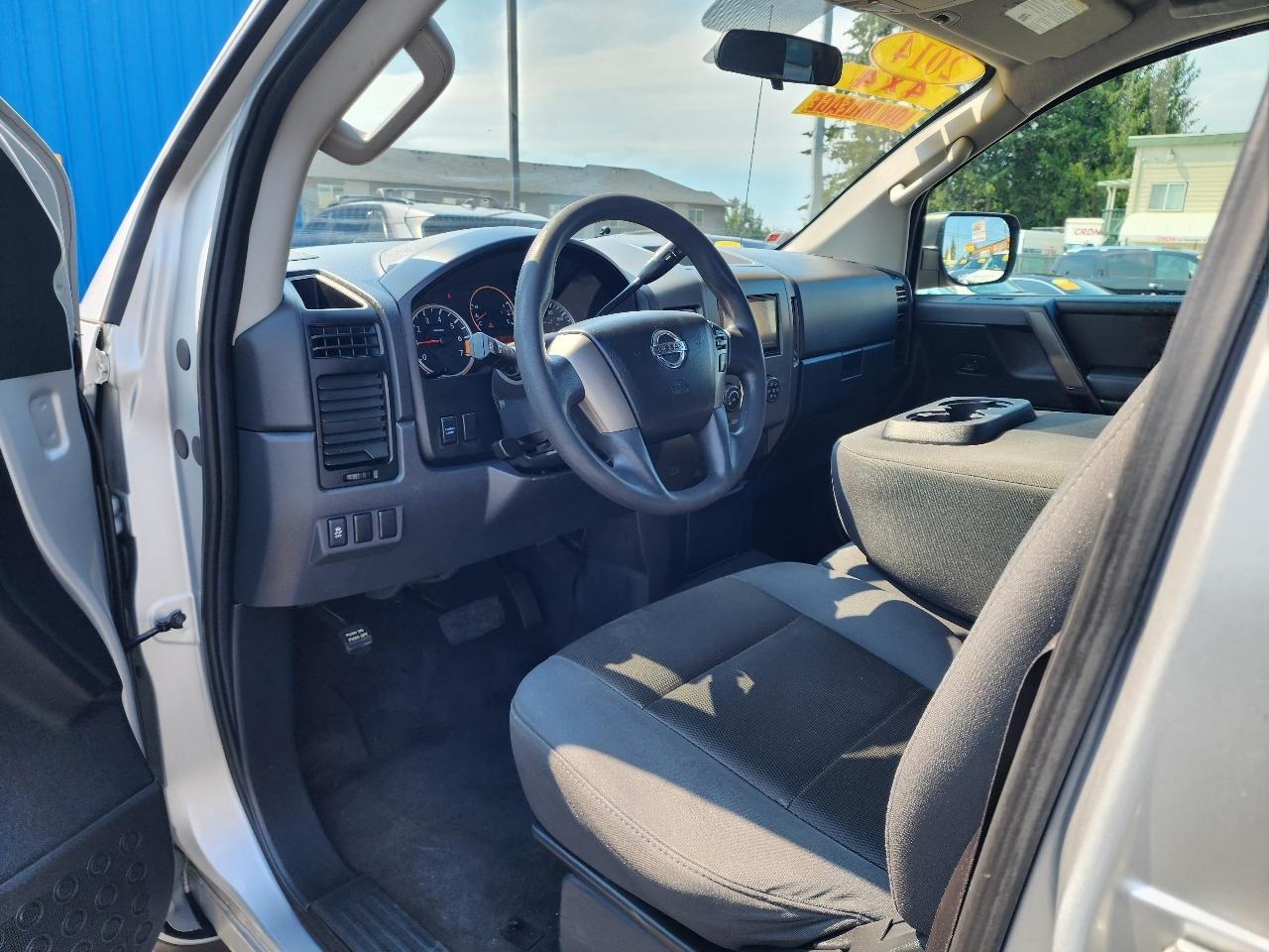Nissan Titan  2014