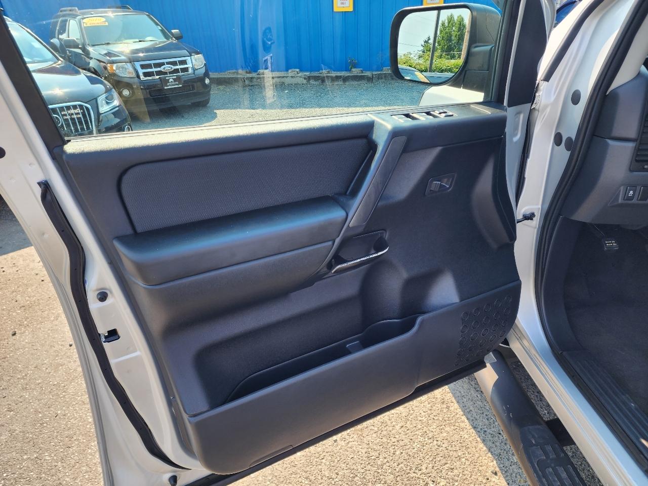Nissan Titan  2014