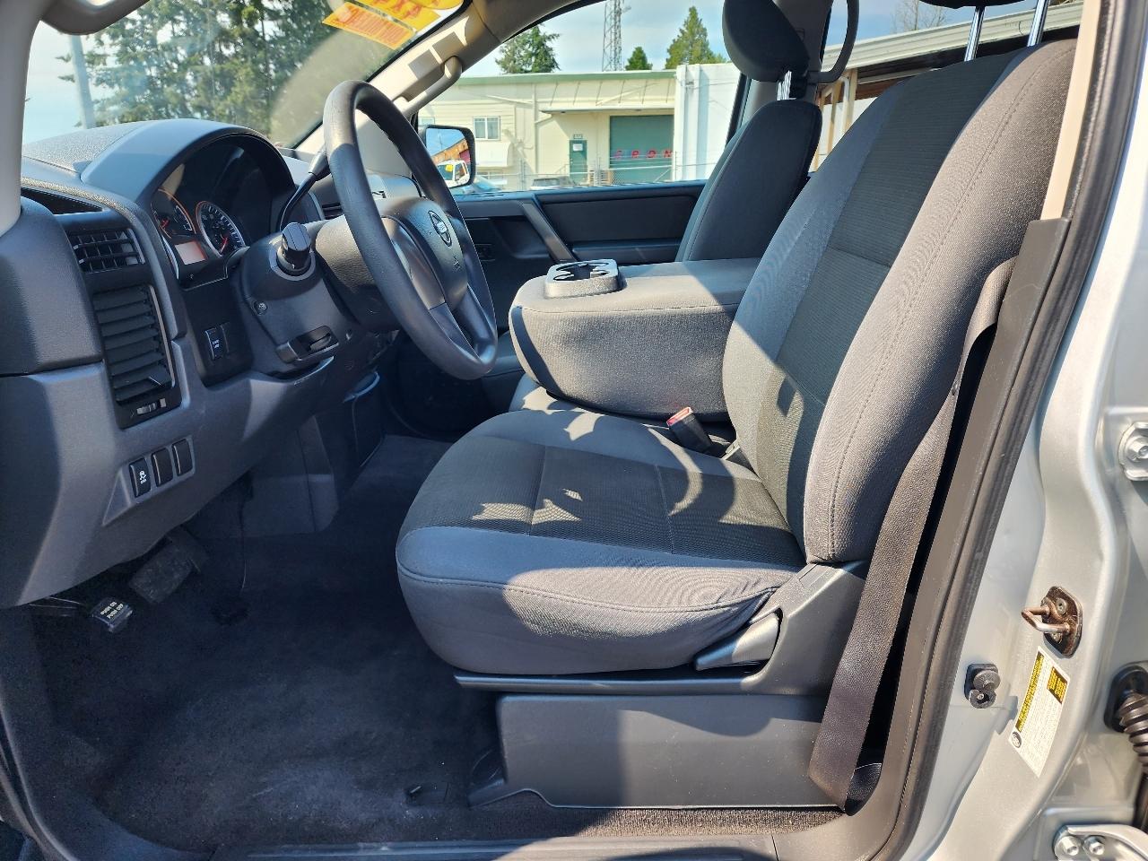 Nissan Titan  2014