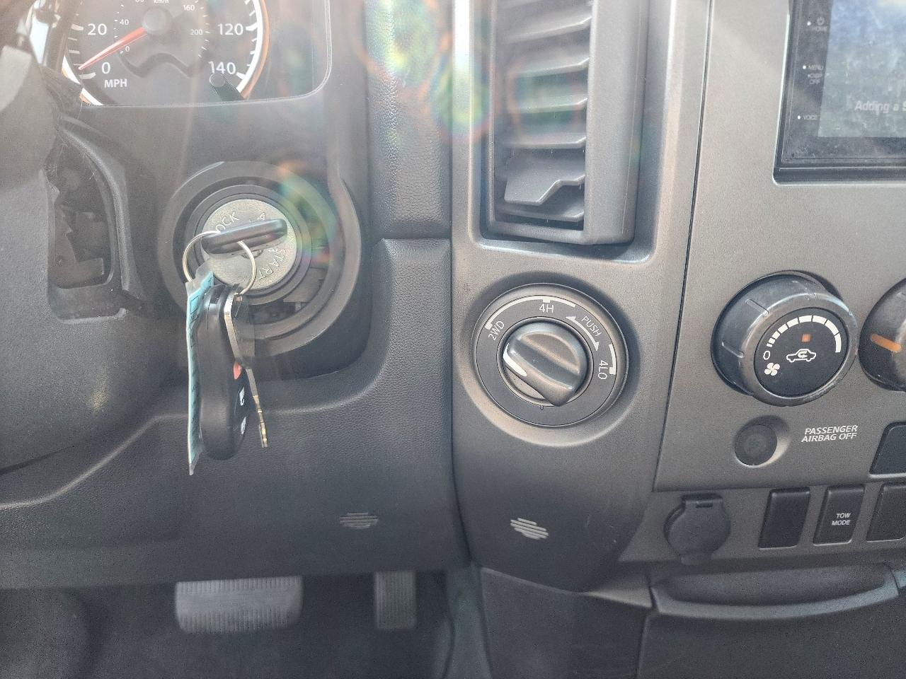 Nissan Titan  2014