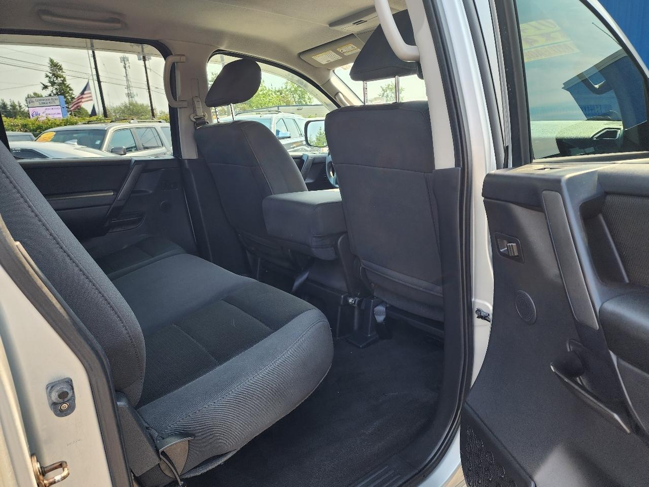 Nissan Titan  2014