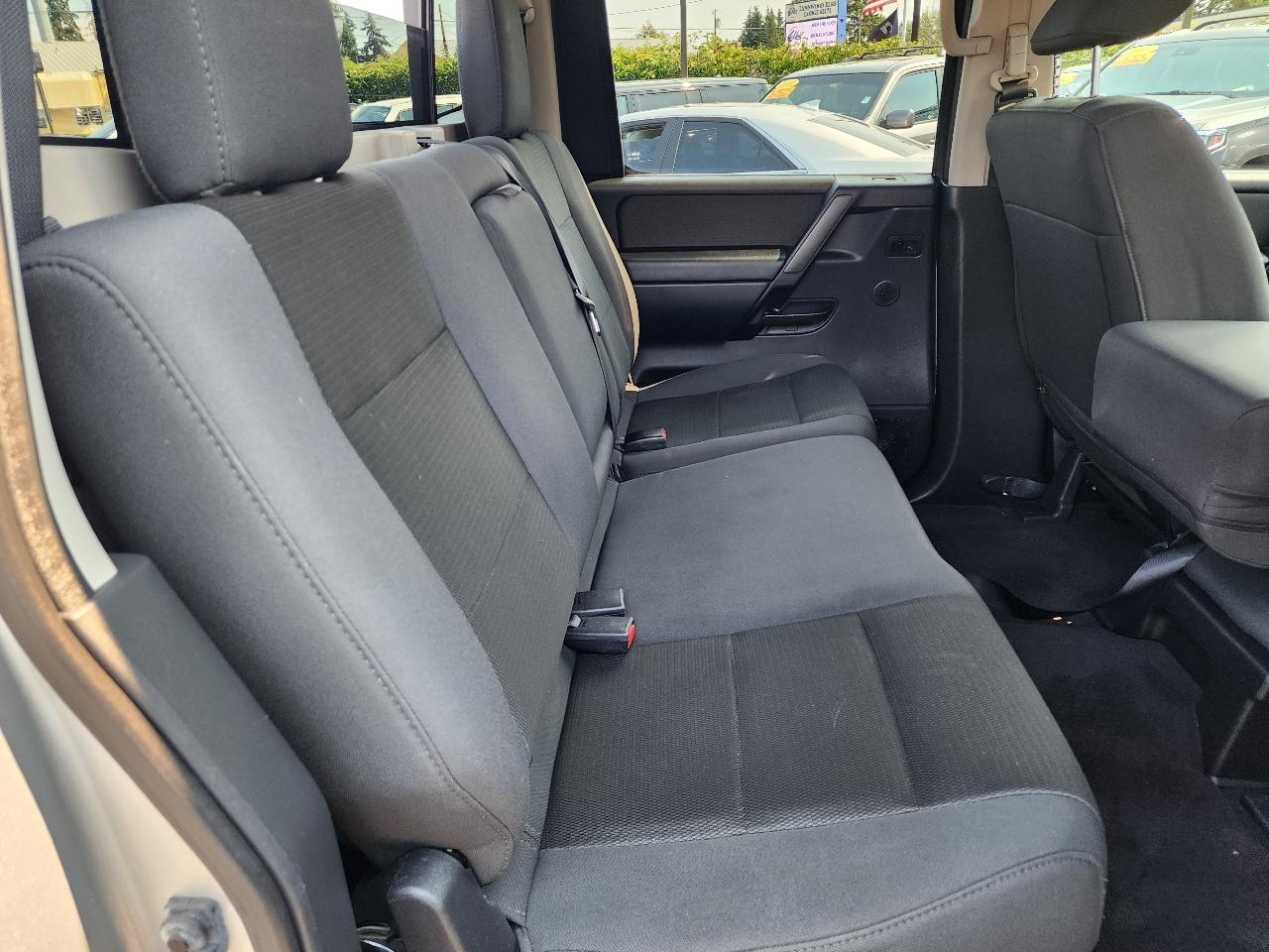 Nissan Titan  2014