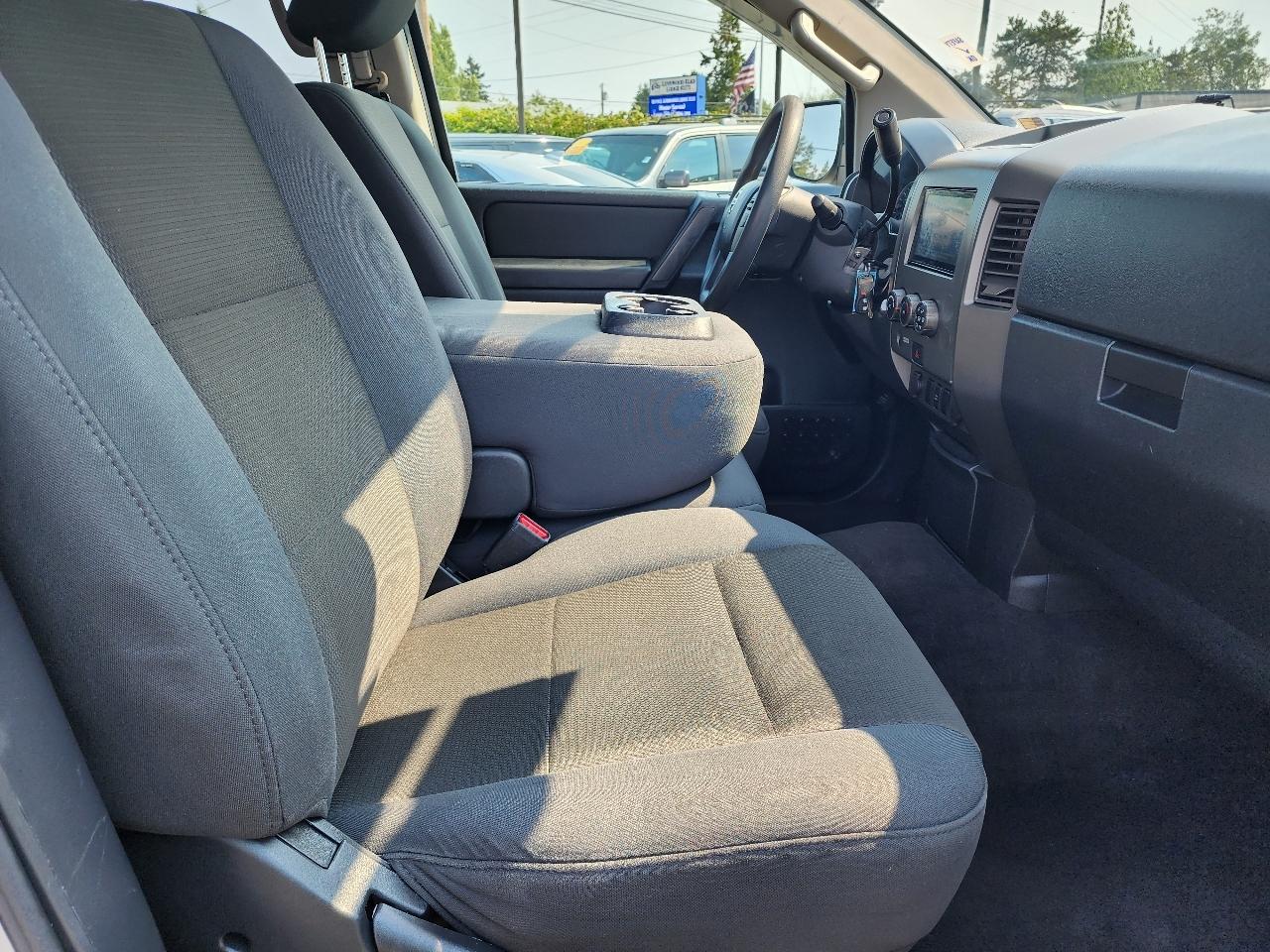 Nissan Titan  2014