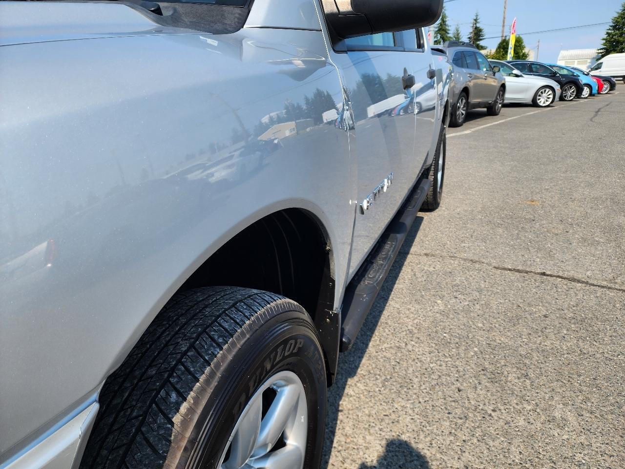 Nissan Titan  2014