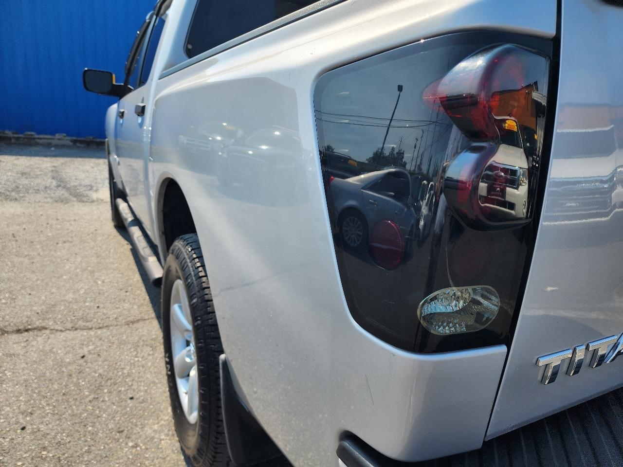 Nissan Titan  2014