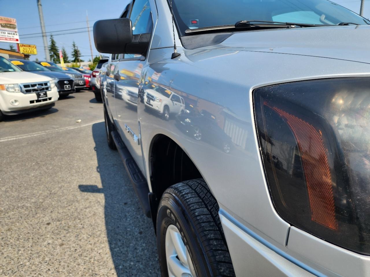 Nissan Titan  2014
