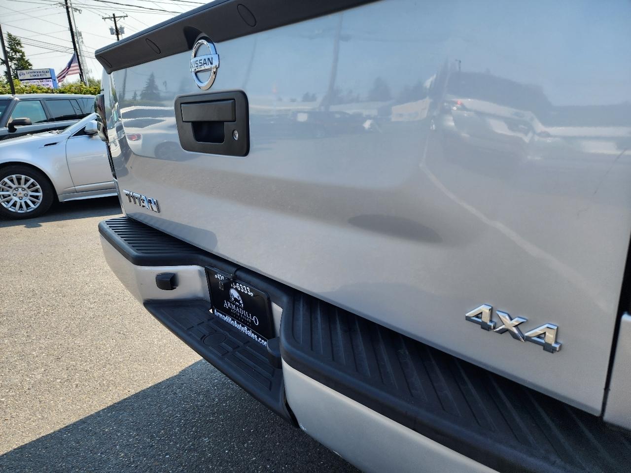Nissan Titan  2014