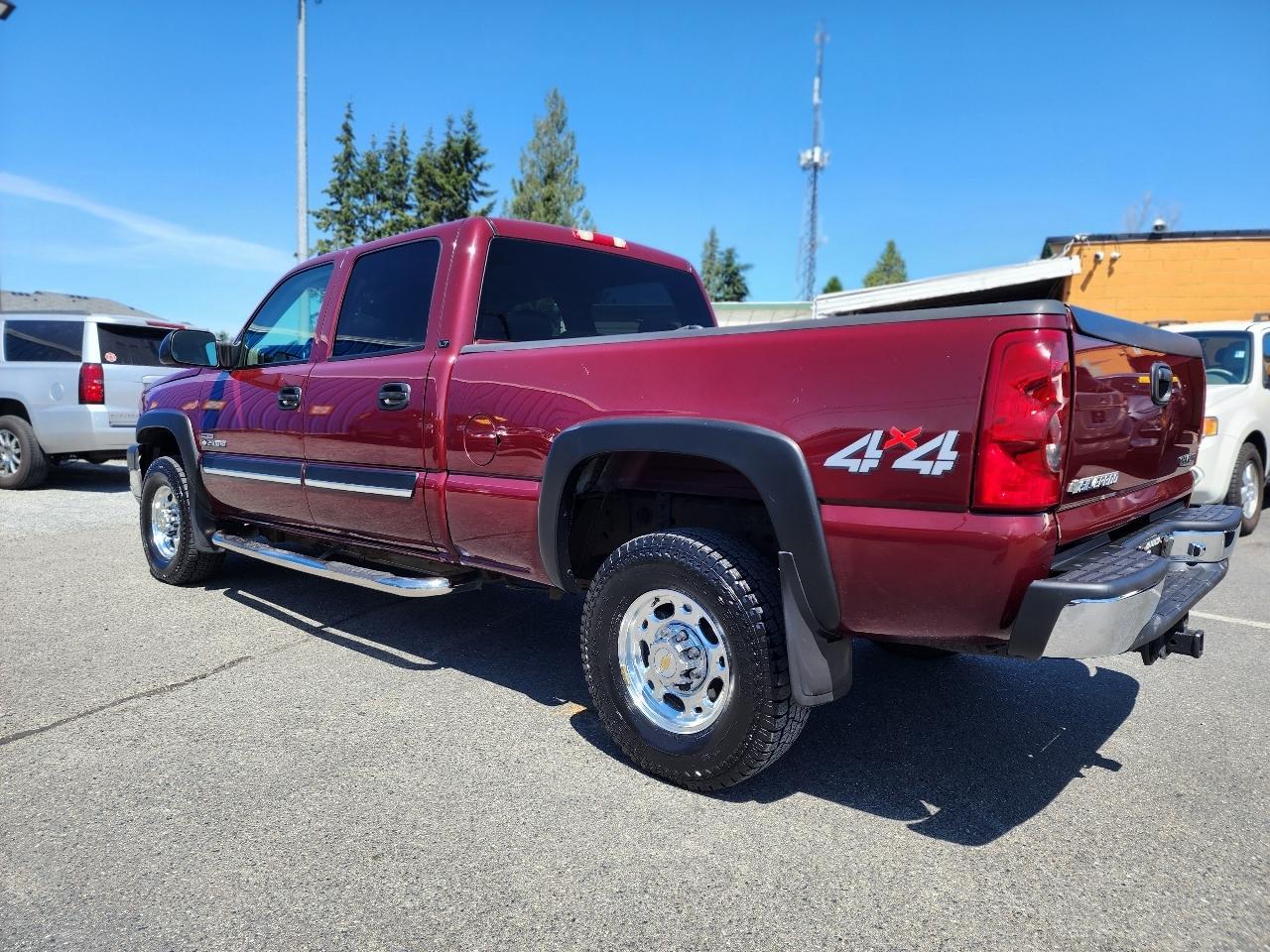 Chevrolet Silverado 2500HD Crew Cab 153" WB 4WD 2003