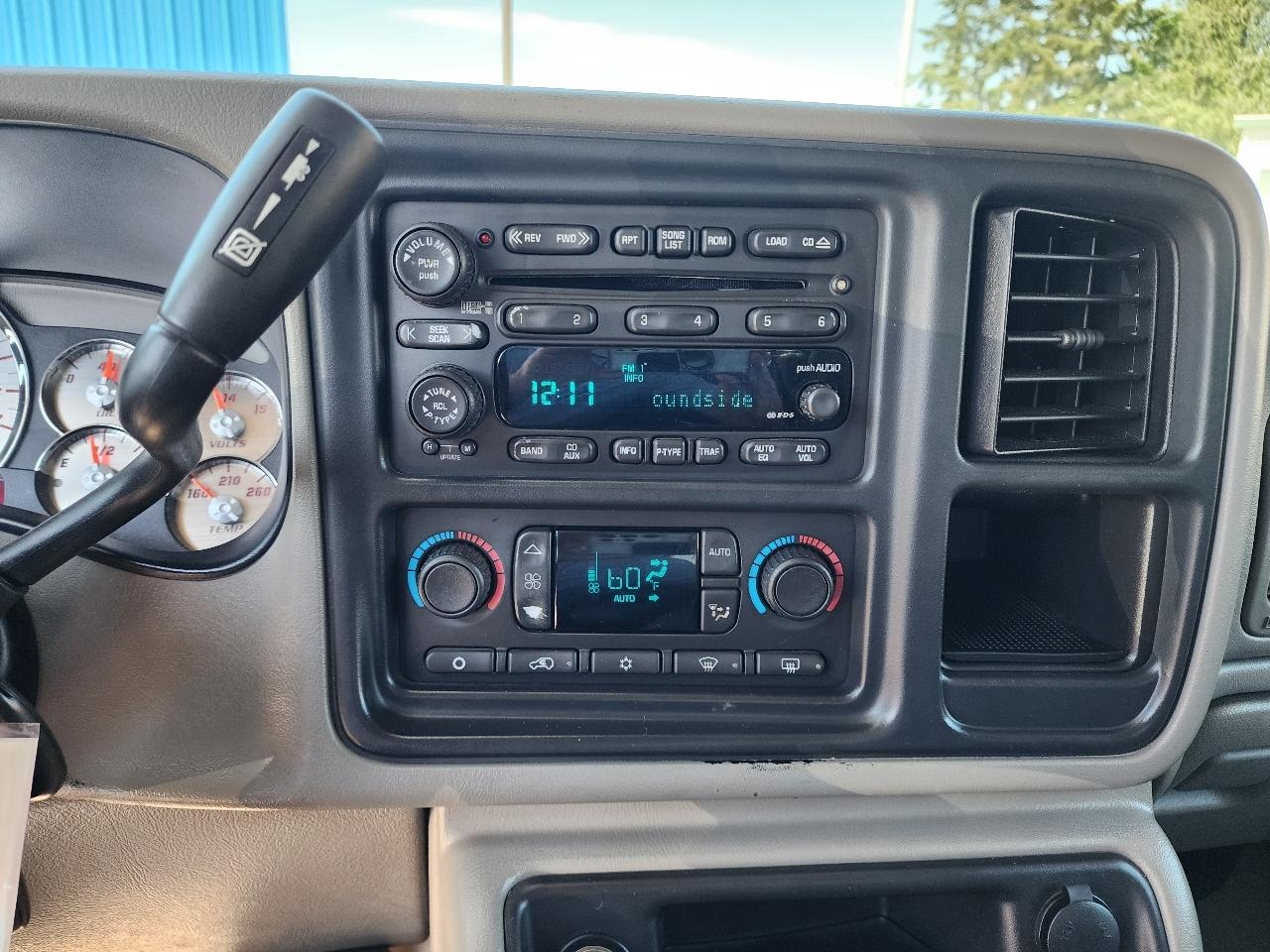 Chevrolet Silverado 2500HD Crew Cab 153" WB 4WD 2003