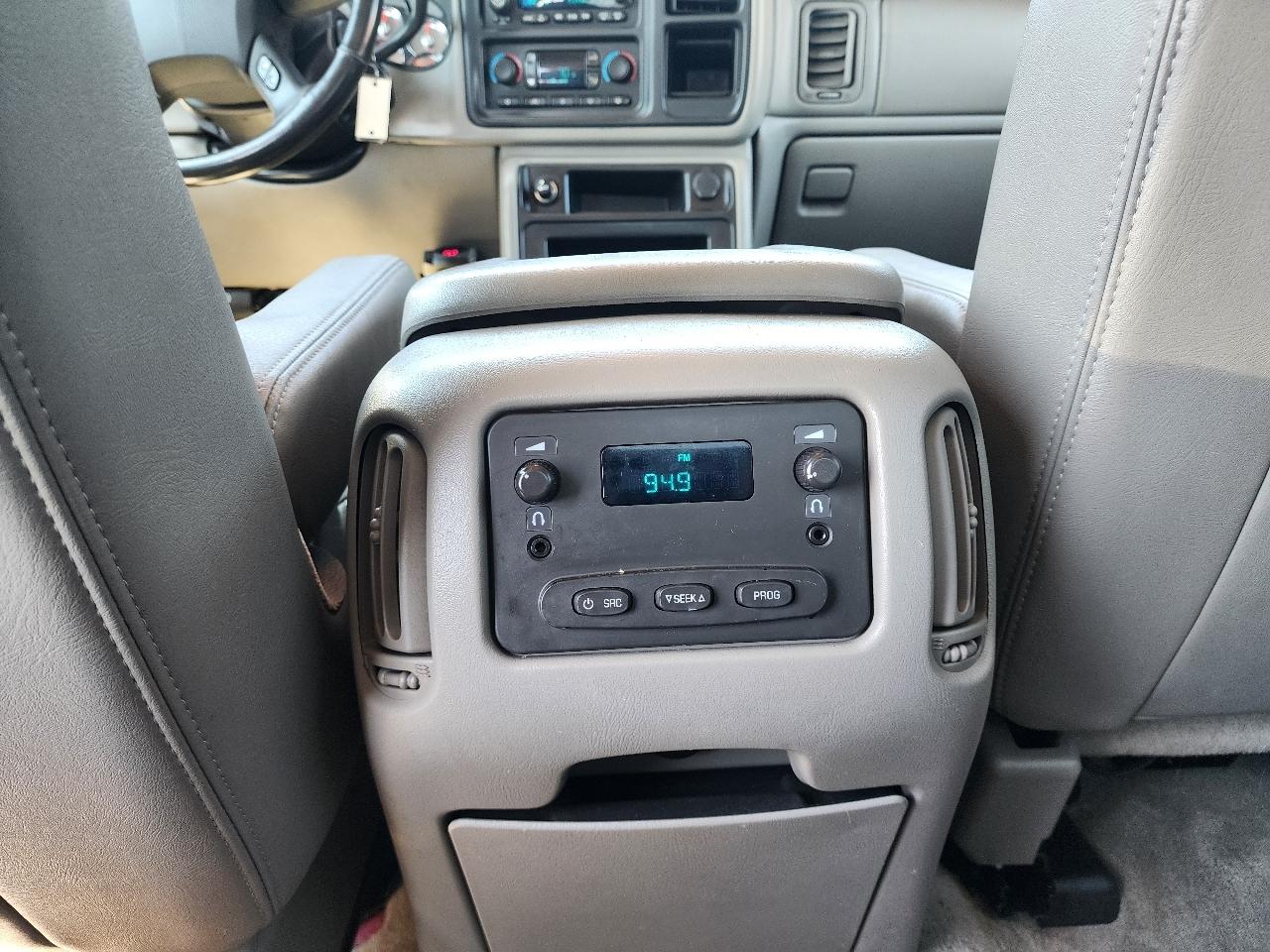 Chevrolet Silverado 2500HD Crew Cab 153" WB 4WD 2003