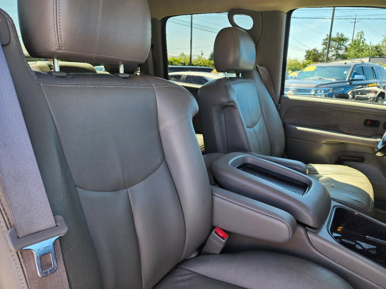 Chevrolet Silverado 2500HD Crew Cab 153" WB 4WD 2003