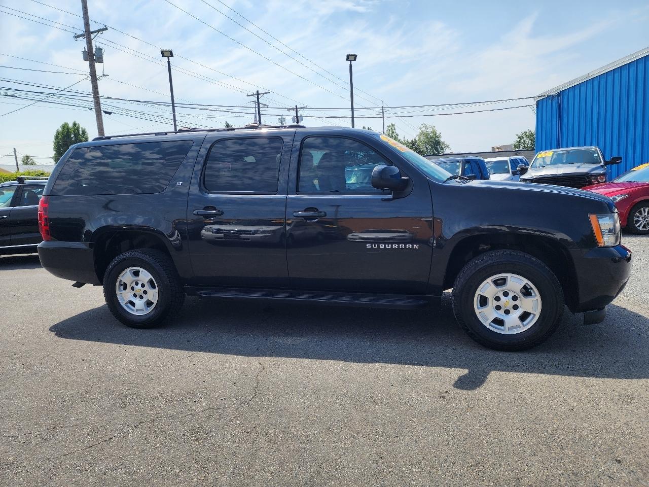Chevrolet Suburban LT 1500 4WD 2013